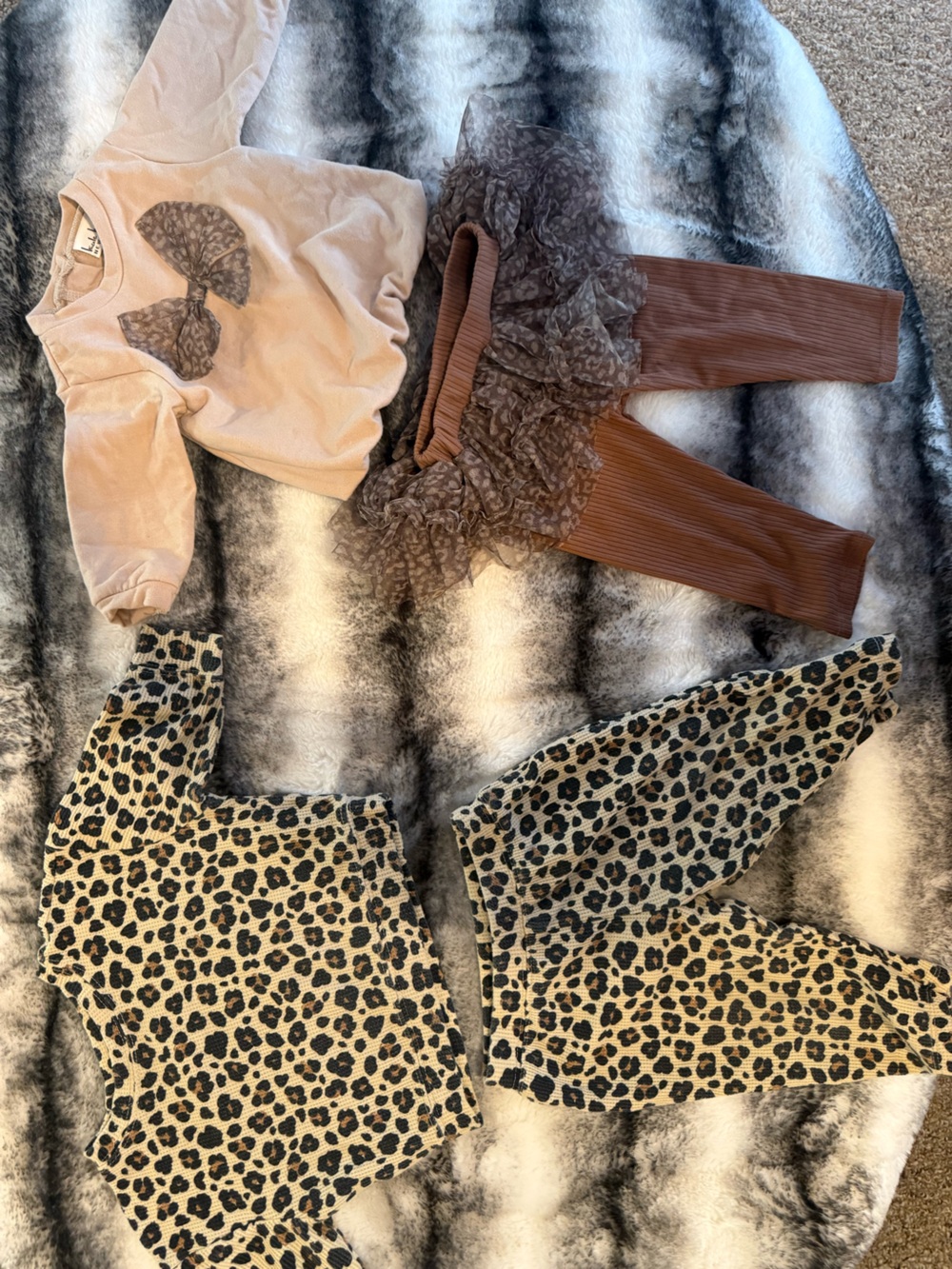 Baby girl SIZE: 6-9M Leopard Knit Set + Brown Ruffle Leggings Outfit X TWO 🤎✨